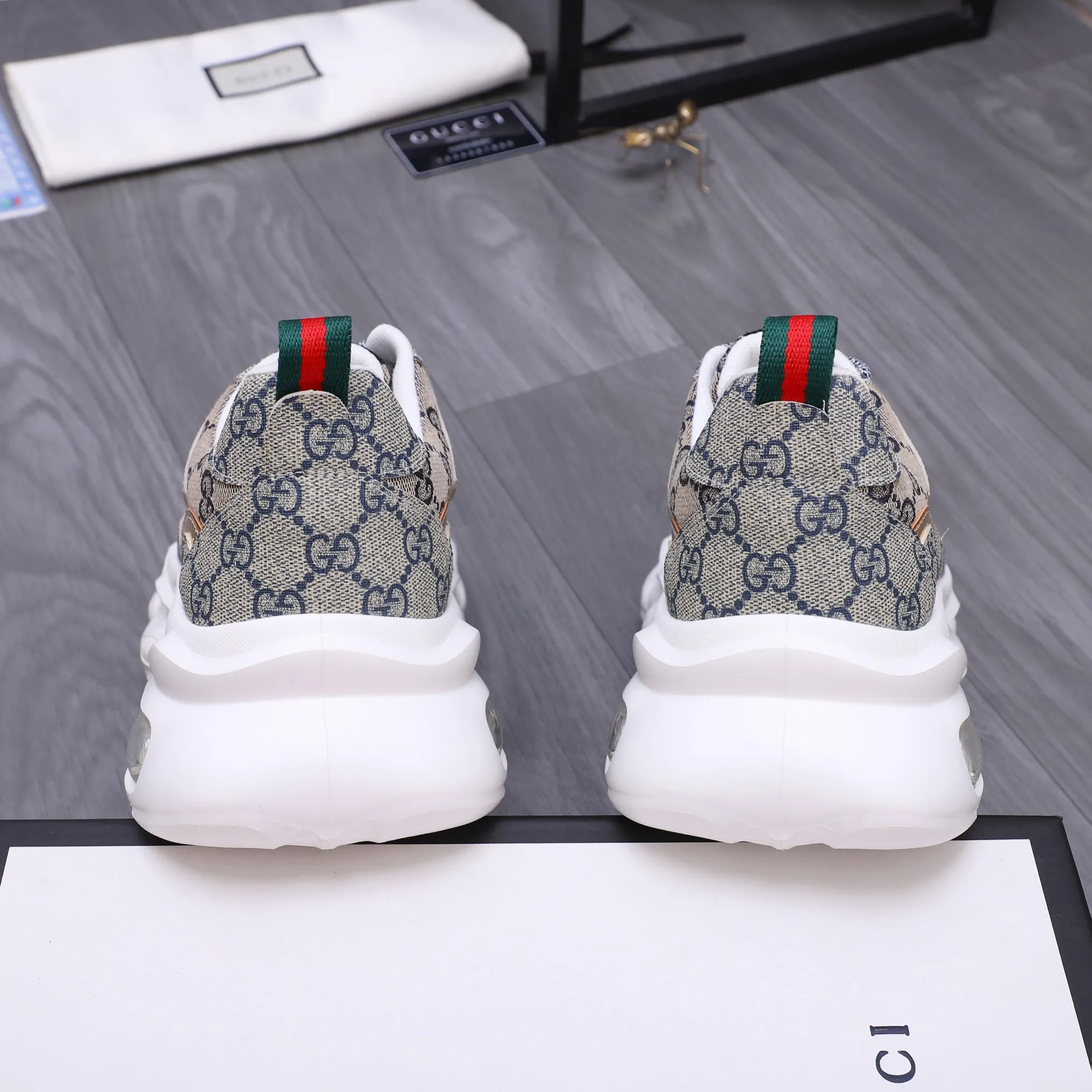 Men's shoes 💰p460 Product trademark: GUCCI "Gucci" casual lace-up men's shoes Regular size: 38-44 Product materials: Selected classic printed cowhide stitching woven upper Breathable mesh lining Cowhide insole Rubber outsole